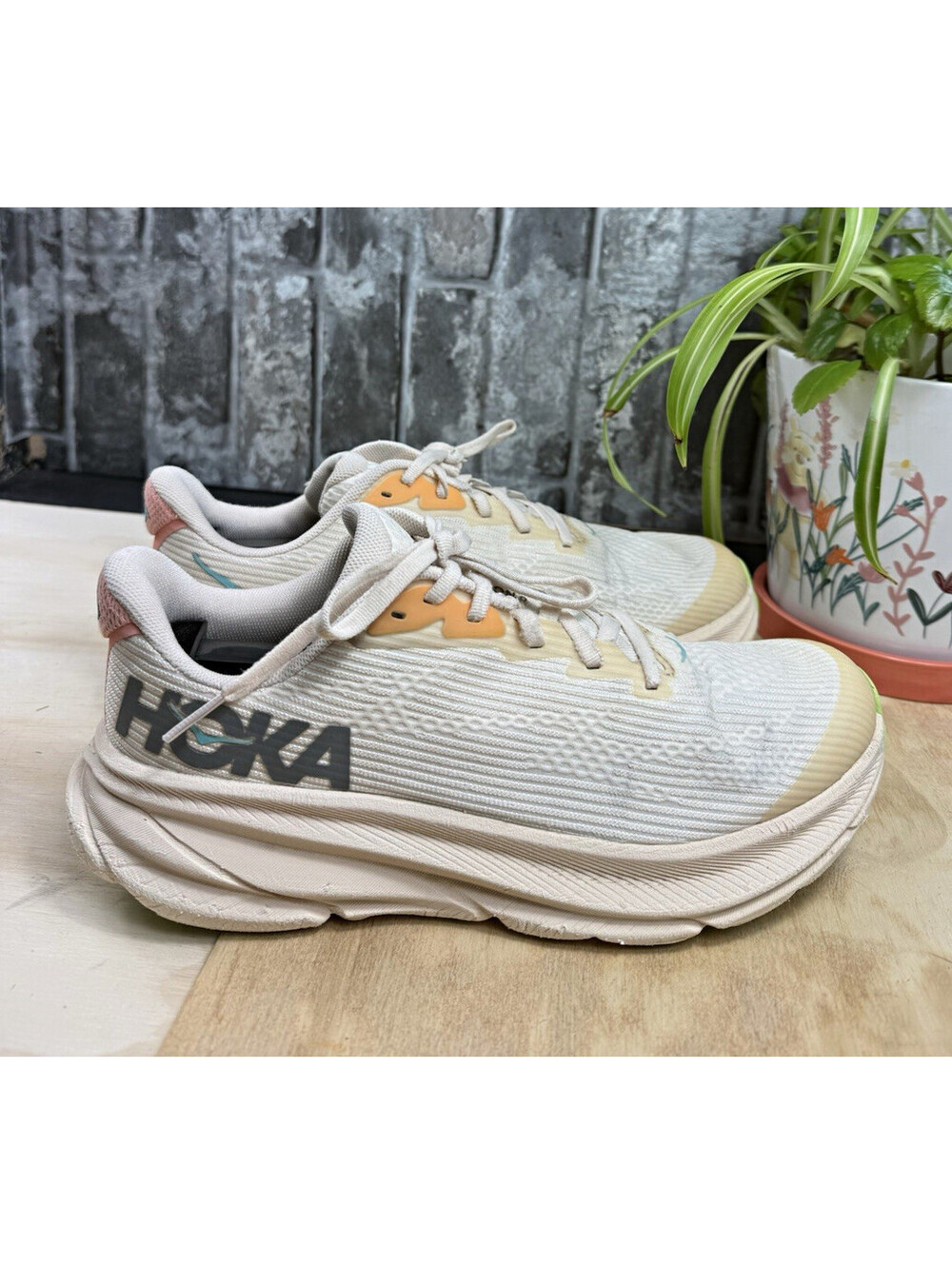 HOKA ONE ONE Clifton 9 Women’s Beige/Green Low Top Lace-Up Logo Mesh Rubber